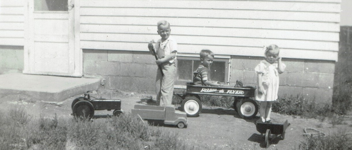 Alton with toys